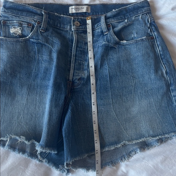 Abercrombie High Rise Dad Curve Love Shorts, 31 - Picture 6 of 7